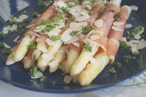 Wijn en asperges